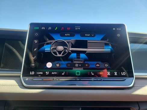 New 2026 Volkswagen Tiguan SE image 18