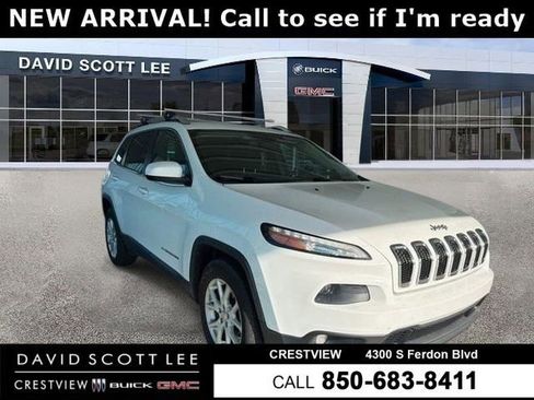 Used 2016 Jeep Cherokee Latitude w/ Comfort/Convenience Group AWD/4WD image 1
