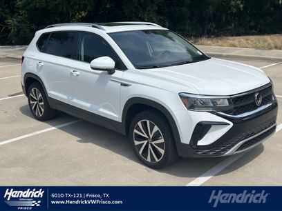 Certified 2024 Volkswagen Taos SE w/ Panoramic Sunroof Package