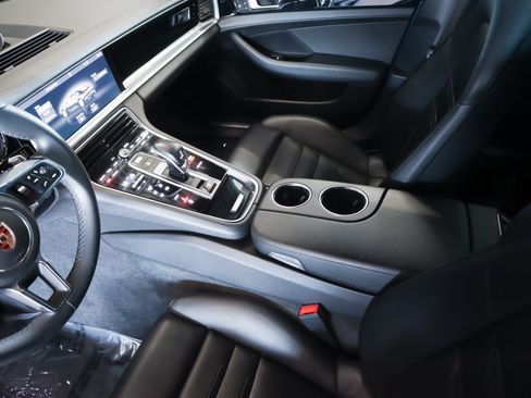 Used 2018 Porsche Panamera image 20