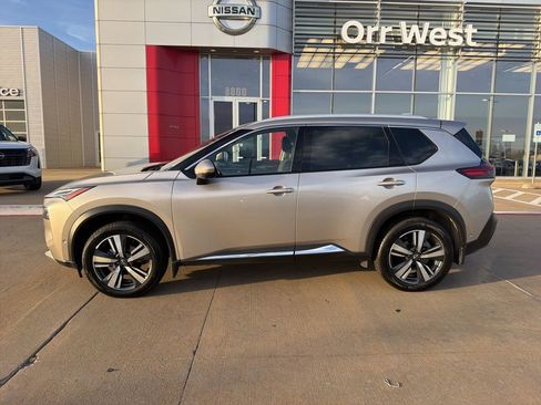 Used 2023 Nissan Rogue Platinum w/ Platinum Premium Package image 2