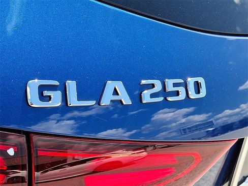 Certified 2024 Mercedes-Benz GLA 250 4MATIC image 29