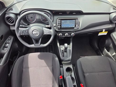 Used 2025 Nissan Kicks Play S image 6