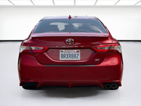 Used 2020 Toyota Camry SE FWD image 5