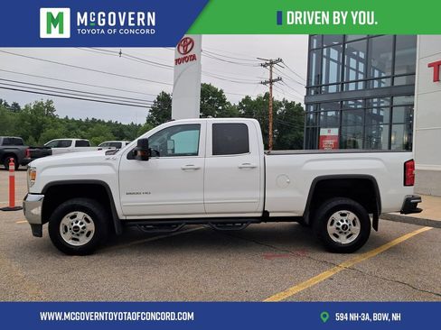 Used 2018 GMC Sierra 2500 SLE w/ HD SLE Preferred Plus Package AWD/4WD image 2