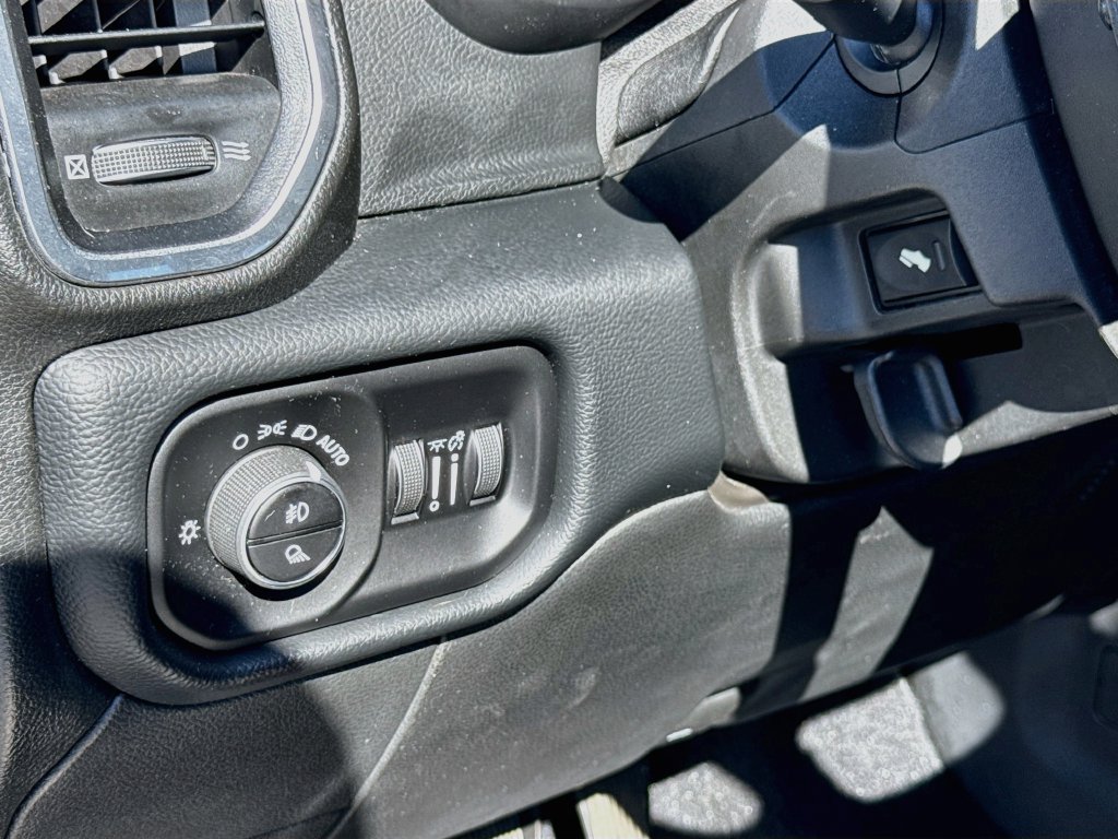 Used 2019 RAM 2500 Laramie AWD/4WD image 10
