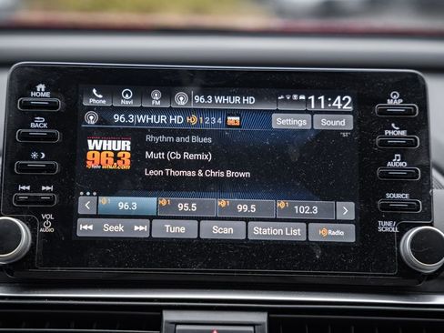 Used 2018 Honda Accord Touring image 22