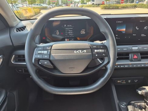 Used 2025 Kia K4 FWD image 20