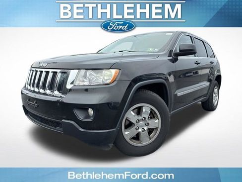 Used 2011 Jeep Grand Cherokee Laredo w/ Trailer Tow Group AWD/4WD image 1