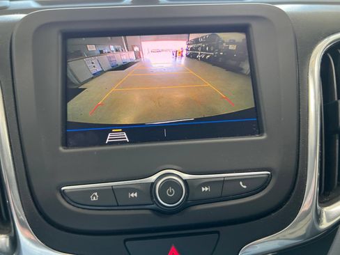 Used 2020 Chevrolet Equinox LS w/ LS Convenience Package FWD image 15