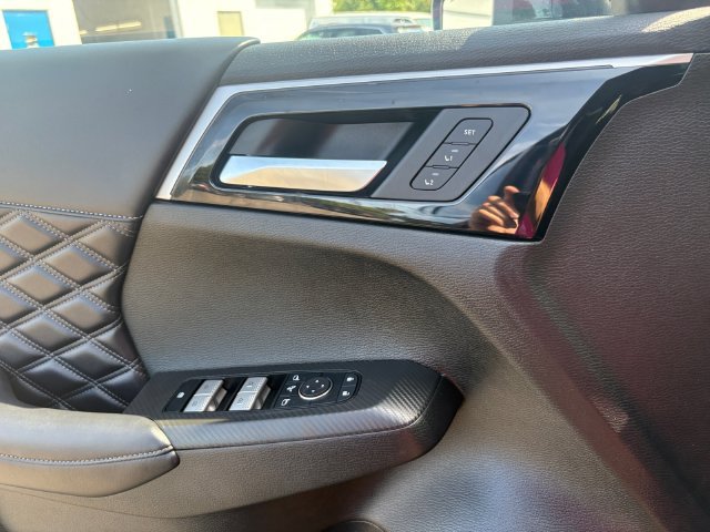 Used 2024 Mitsubishi Outlander SEL AWD/4WD image 18