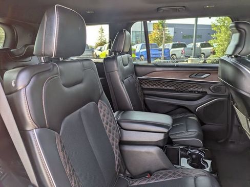 Used 2024 Jeep Grand Cherokee L Summit w/ Advanced Protech Group IV AWD/4WD image 33