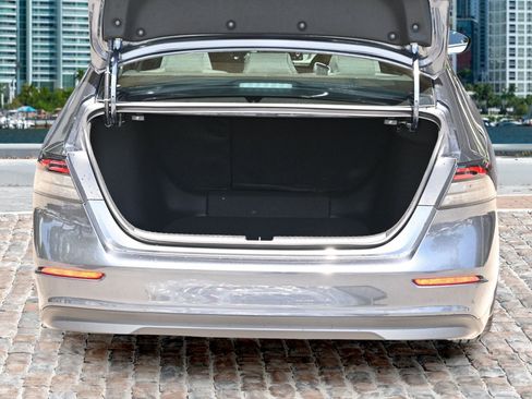 Used 2025 Honda Accord SE image 9