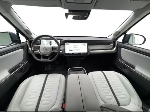 Used 2025 Rivian R1S Adventure AWD/4WD image 41