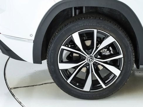 New 2026 Volkswagen Atlas Cross Sport SEL Premium R-Line image 12