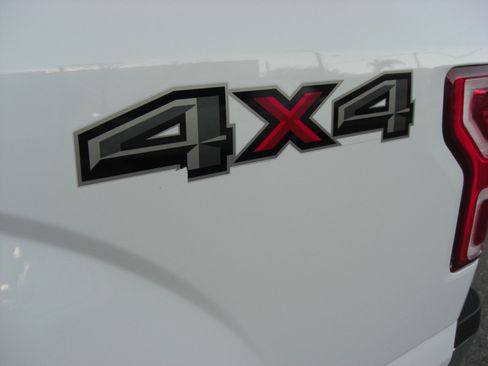 Used 2018 Ford F150 XLT w/ Trailer Tow Package image 5