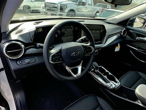 New 2026 Chevrolet Trax ACTIV w/ Sunroof Package image 19