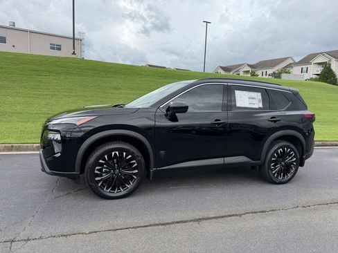 New 2026 Nissan Rogue Dark Armor FWD image 3