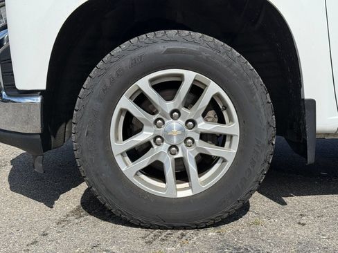 Used 2022 Chevrolet Silverado 1500 LT AWD/4WD image 11