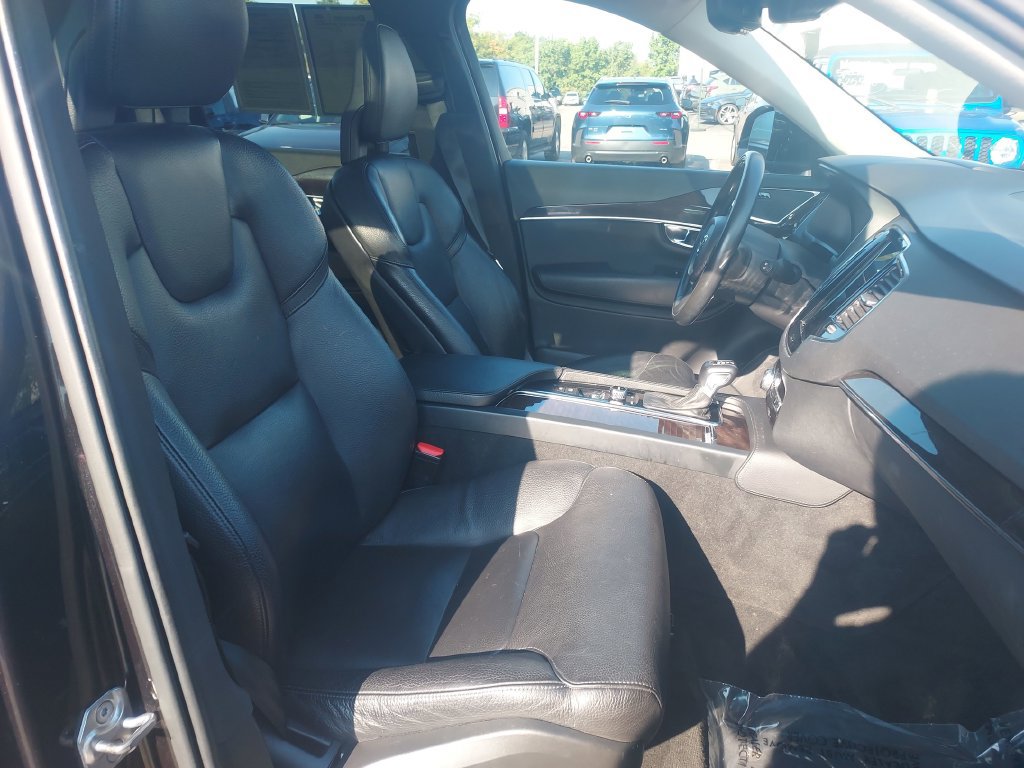 Used 2017 Volvo XC90 T6 Momentum w/ Vision Package AWD/4WD image 37