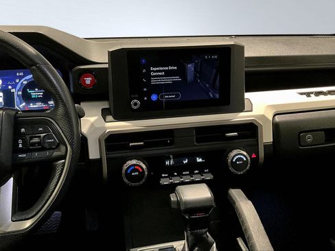 Used 2024 Toyota Tacoma TRD Off-Road image 10