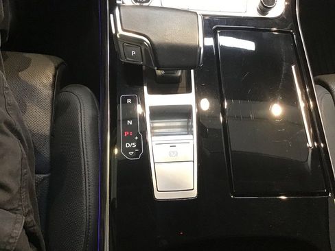 Used 2023 Audi A8 L 3.0T image 10