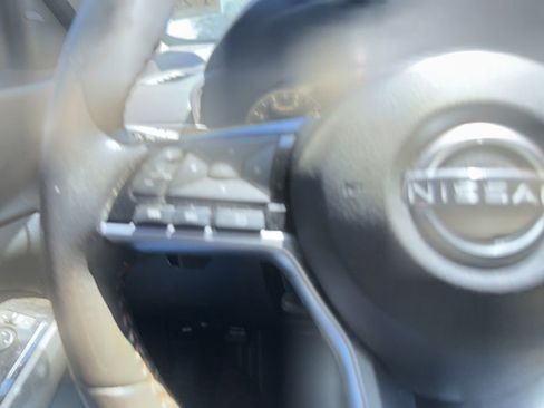 Used 2024 Nissan Altima 2.5 SR FWD image 12