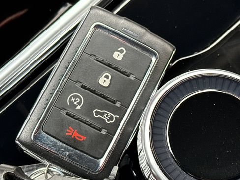 Used 2022 Jeep Grand Cherokee L Laredo w/ Luxury Tech Group I image 38