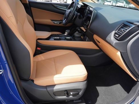 Used 2025 Lexus NX 250 FWD w/ Towing Package (2000 Lbs) image 14
