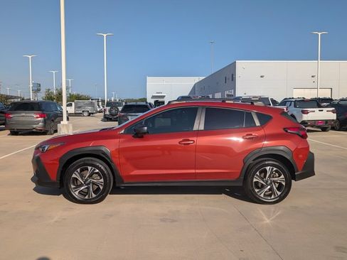 Used 2024 Subaru Crosstrek 2.0i Premium w/ Crosstrek Mirror Package AWD/4WD image 3