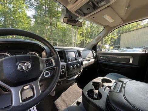 Used 2021 RAM 1500 Classic SLT RWD image 19
