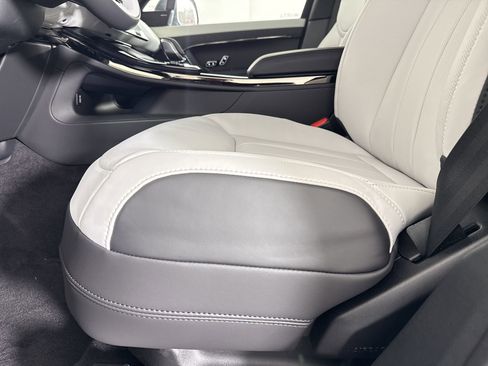 New 2026 Land Rover Range Rover Sport Dynamic SE image 13