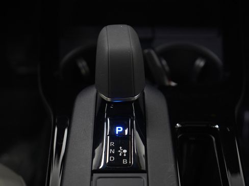 Used 2025 Toyota Prius Limited image 18