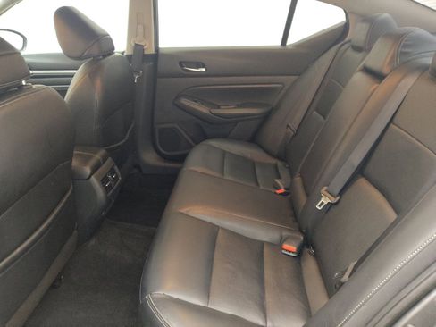Used 2019 Nissan Altima 2.5 Platinum FWD image 18