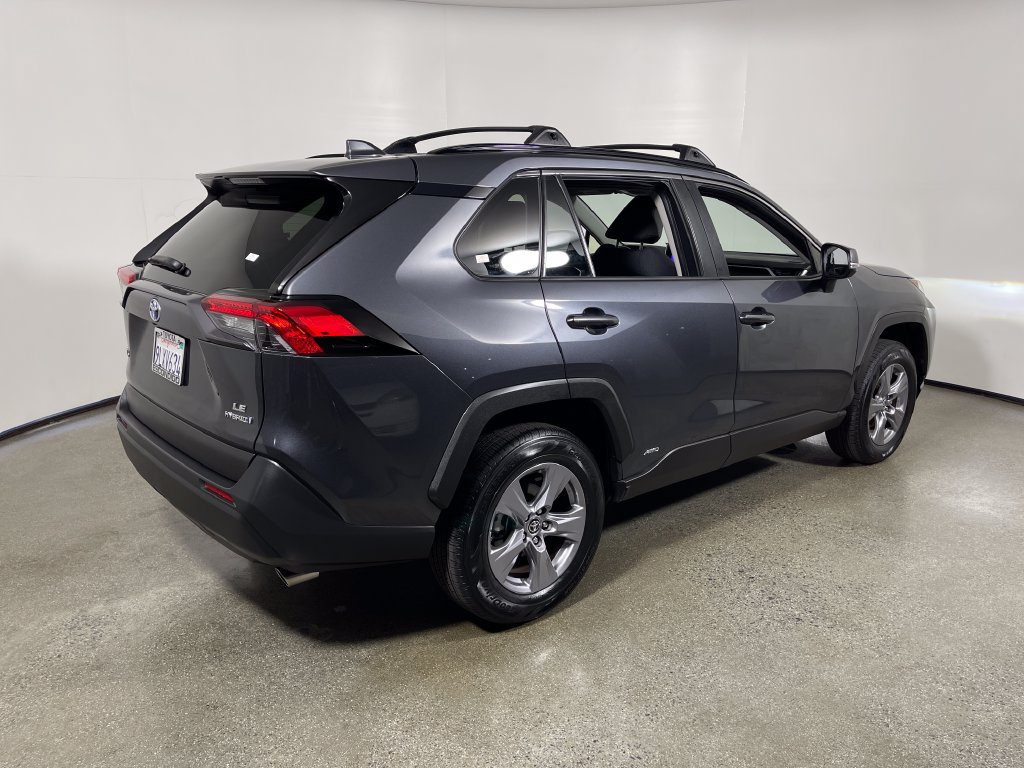 Used 2024 Toyota RAV4 LE AWD/4WD image 3