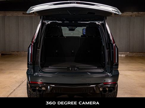 Used 2025 Cadillac Escalade V image 9