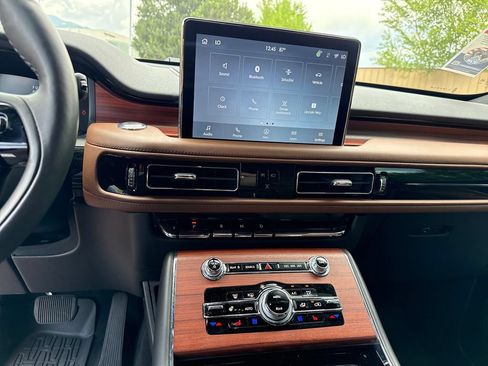 Certified 2023 Lincoln Aviator Reserve w/ Equipment Group 201A AWD/4WD image 19