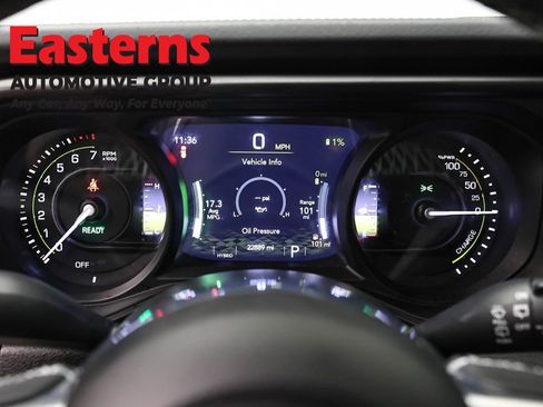 Used 2025 Jeep Wrangler Unlimited Sahara w/ Safety Group AWD/4WD image 18