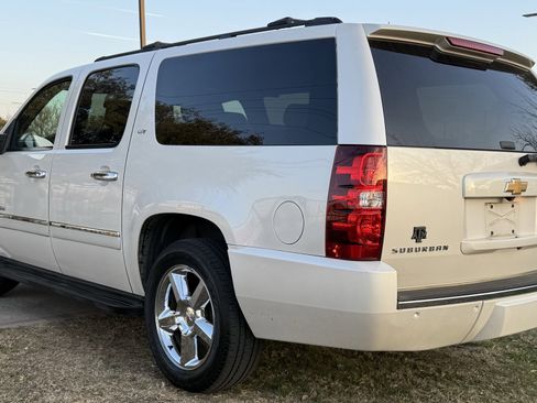 Used 2012 Chevrolet Suburban LTZ image 9