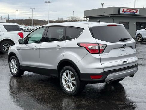Used 2017 Ford Escape SE image 5