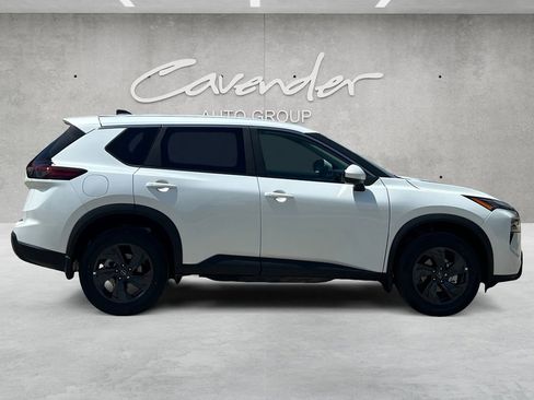 Certified 2026 Nissan Rogue SV w/ Cold Weather Package FWD image 17