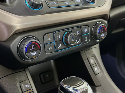 Used 2019 GMC Acadia Denali w/ Technology Package AWD/4WD image 24