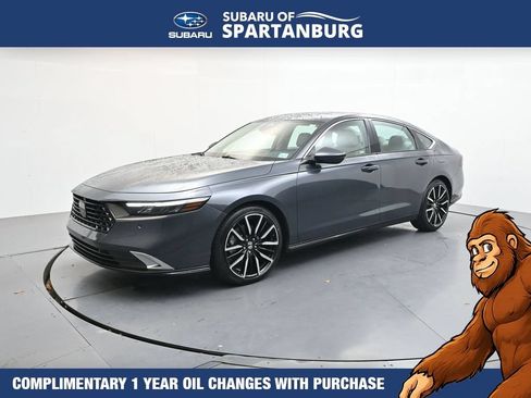 Used 2024 Honda Accord Touring image 3