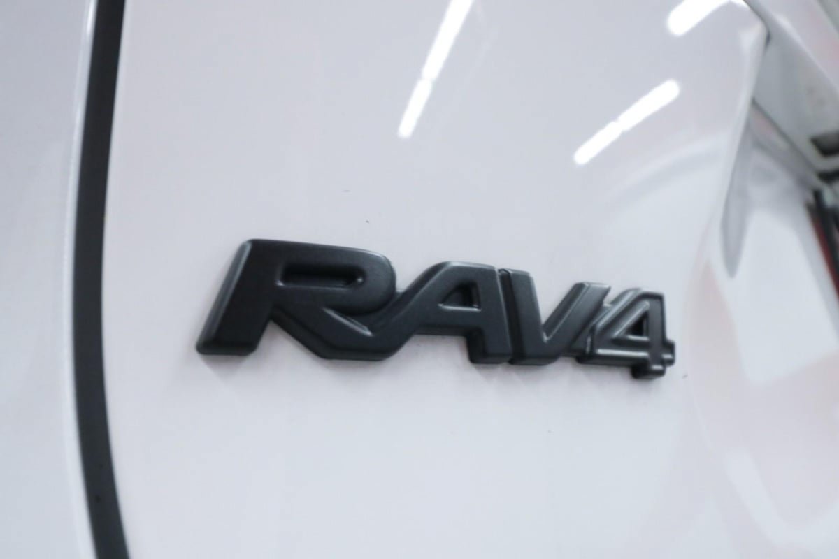 Used 2024 Toyota RAV4 LE FWD image 25