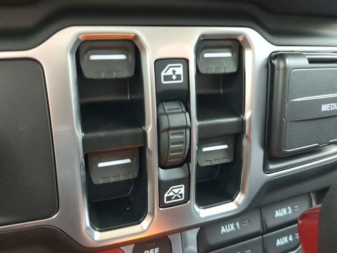 New 2025 Jeep Wrangler Unlimited Rubicon w/ Steel Bumper Group image 10