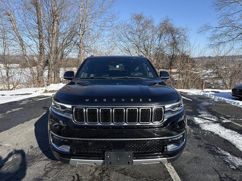 Used 2022 Jeep Wagoneer Series II image 2