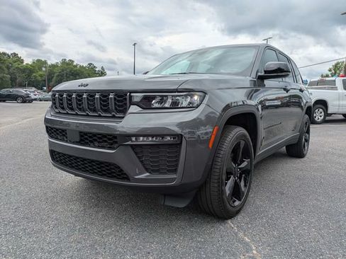 Used 2026 Jeep Grand Cherokee Limited w/ Limited Altitude Package RWD image 8