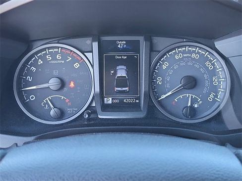 Used 2021 Toyota Tacoma 4x4 Double Cab image 12