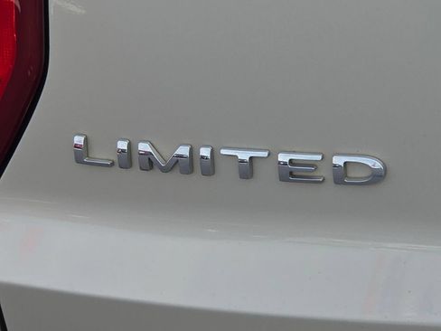 Used 2017 Ford Explorer Limited FWD image 14