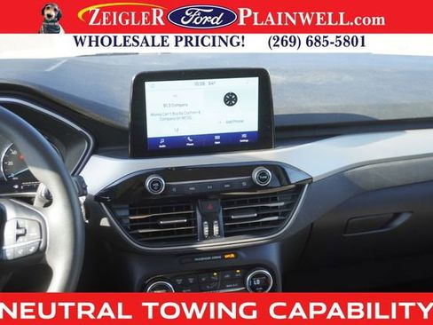 Used 2021 Ford Escape SE image 14